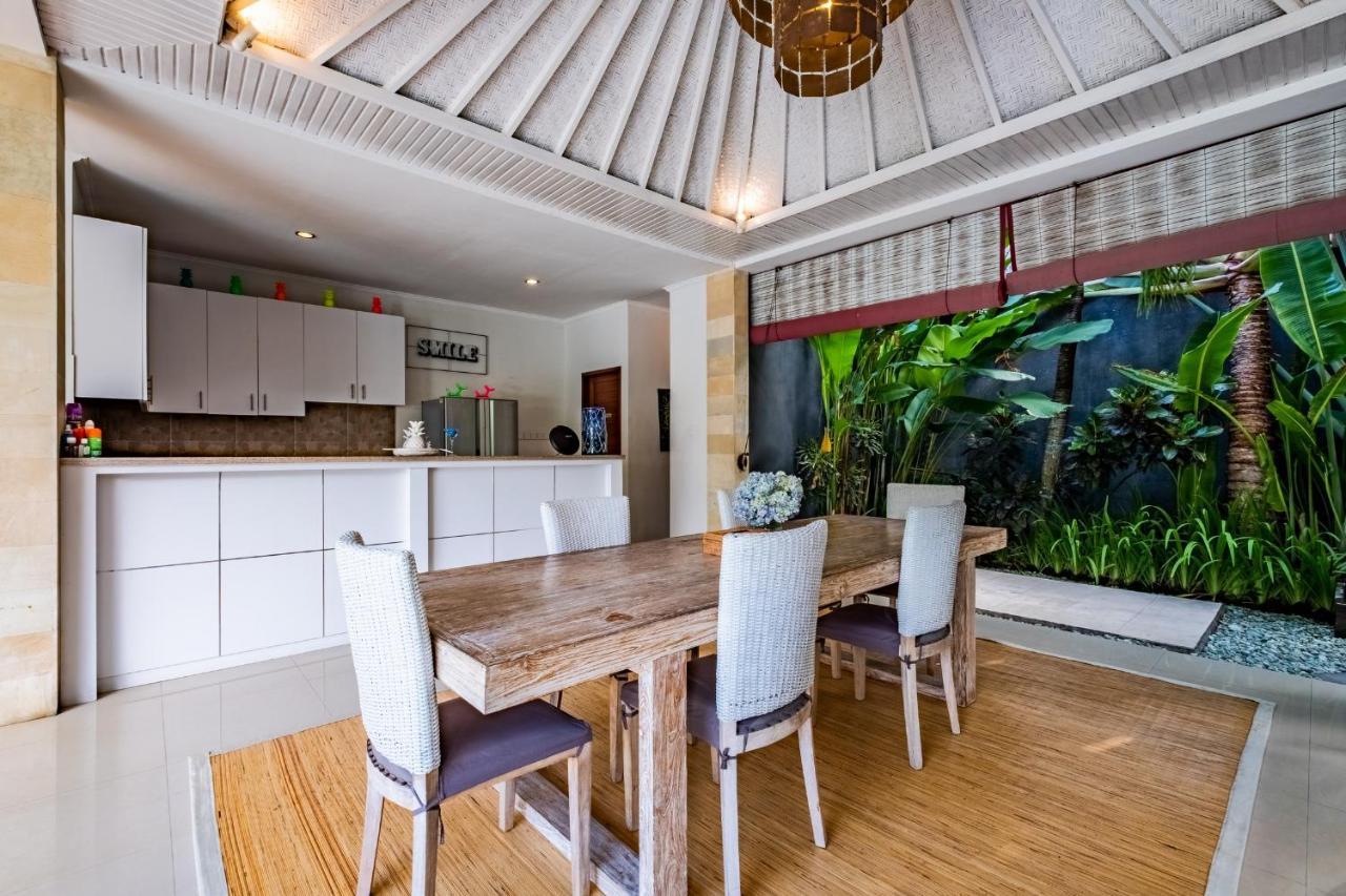 Central Seminyak Villa Martini Buitenkant foto