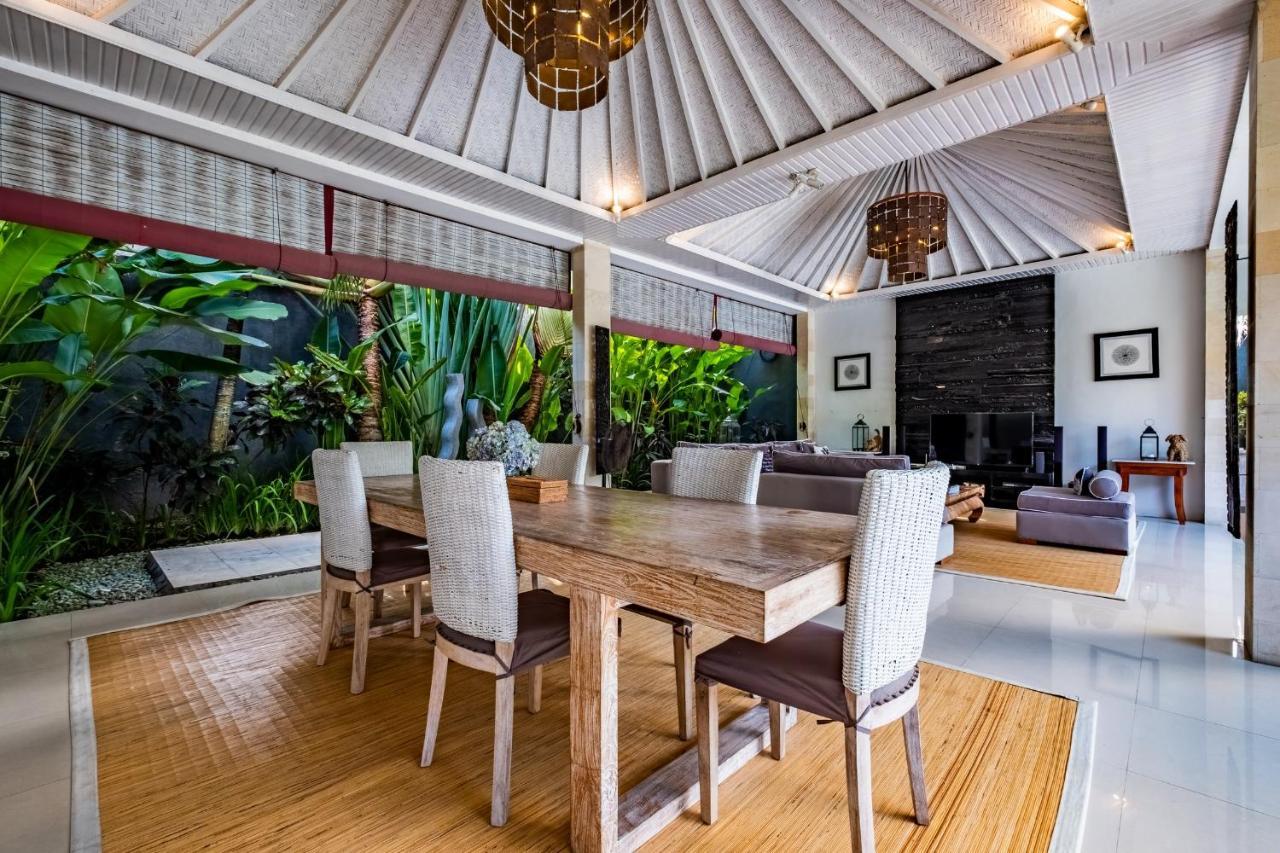 Central Seminyak Villa Martini Buitenkant foto