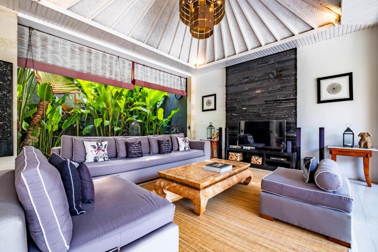Central Seminyak Villa Martini Buitenkant foto